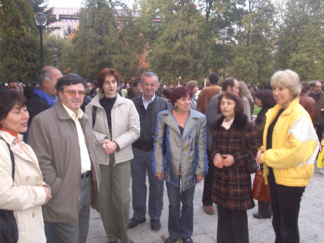 Стачкуващите пред театъра в четвъртък