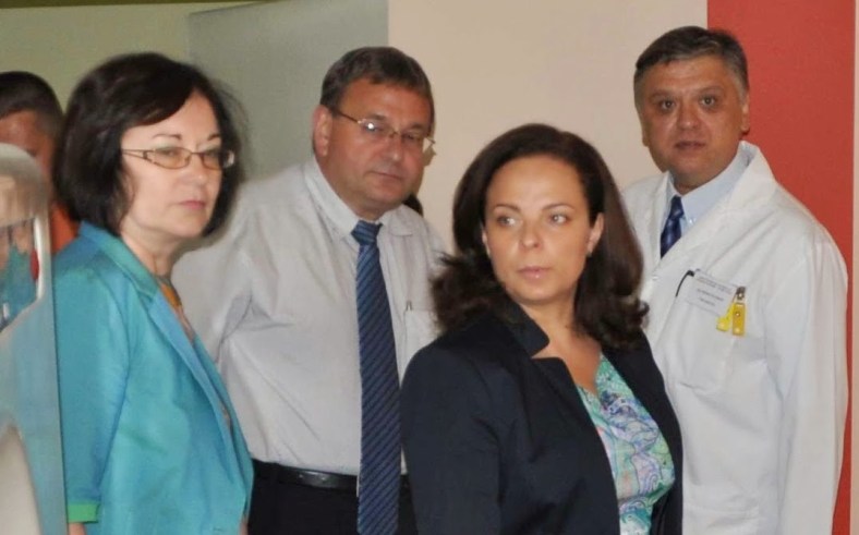 троян министър